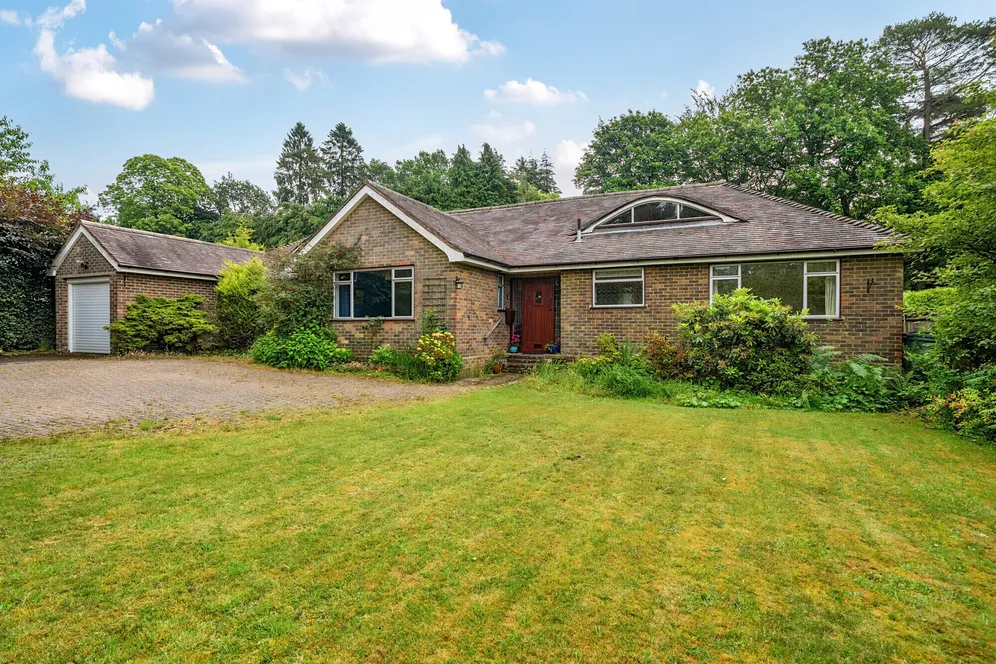 Pine Bank, Hindhead, GU26 photo 15