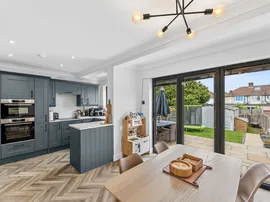 Dudley Drive, Morden thumb 3