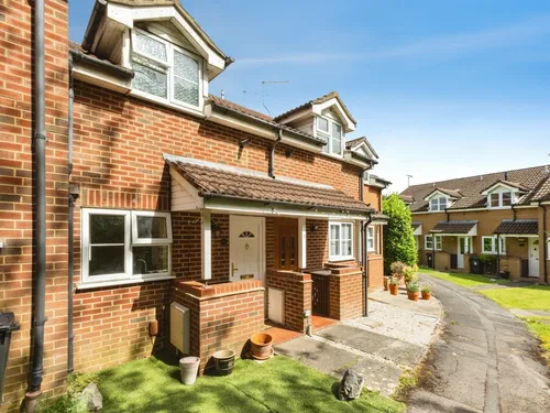 Notton Way, Lower Earley, Readingphoto