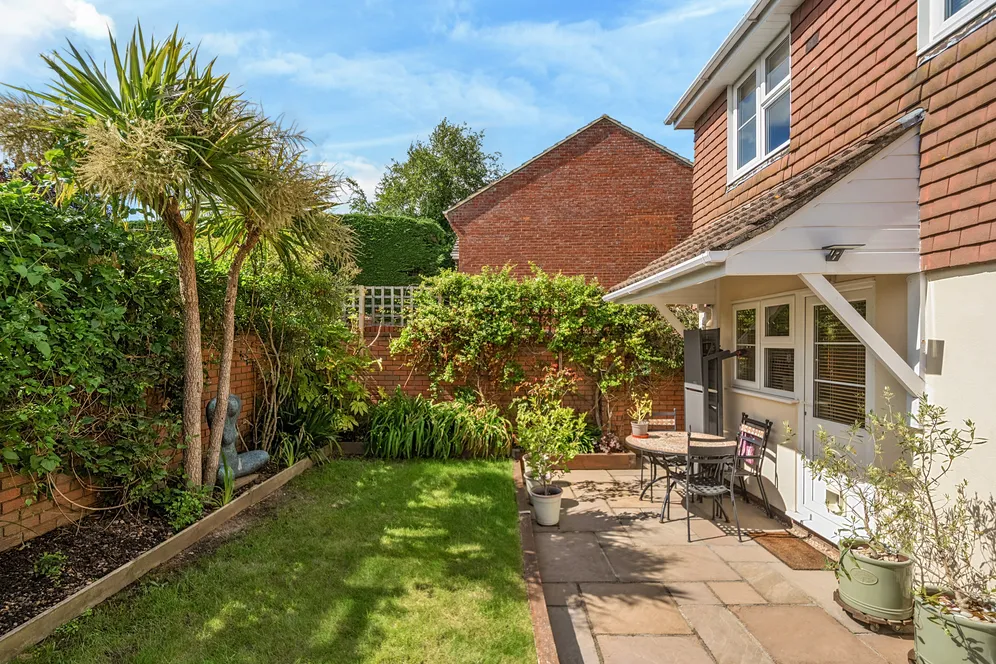 Farmers Way, Seer Green, HP9 photo 17