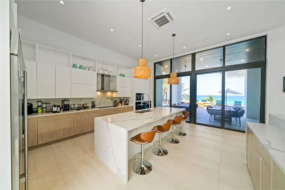 Triana Shores Harbour Island