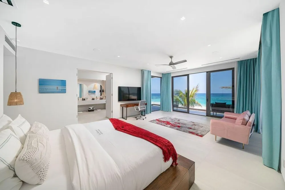 Triana Shores Harbour Island