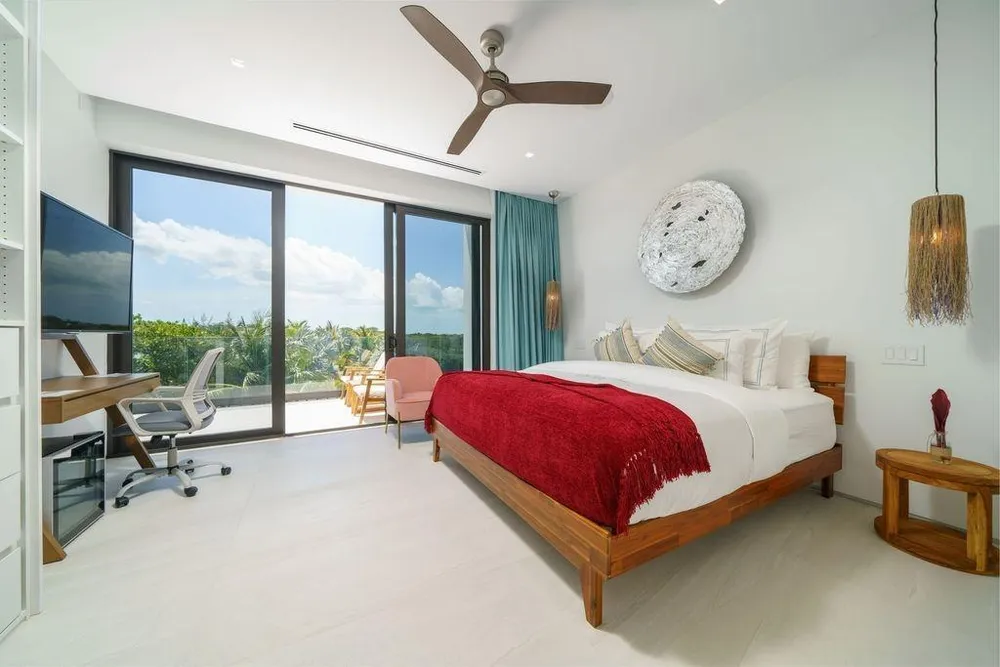 Triana Shores Harbour Island