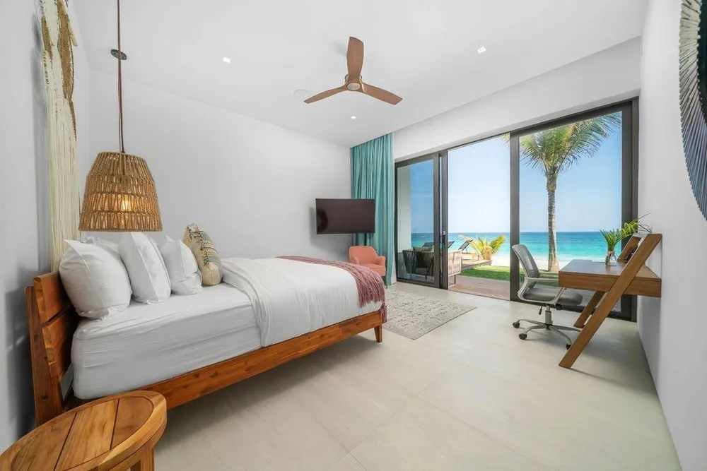 Triana Shores Harbour Island