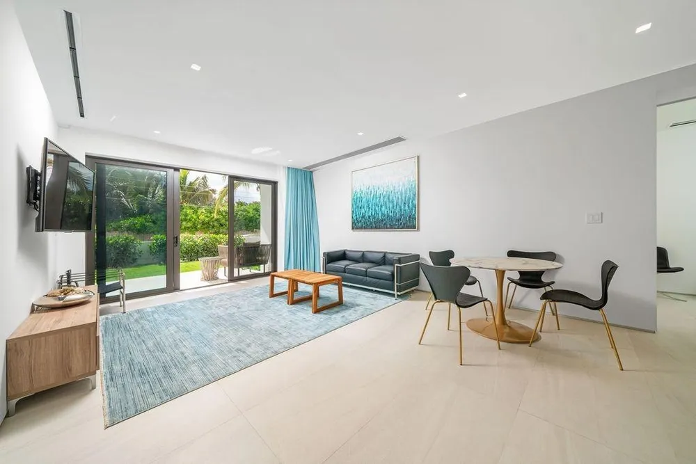 Triana Shores Harbour Island