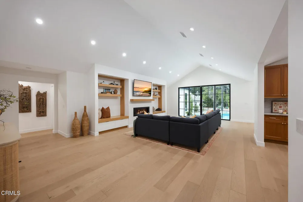 4735 Indianola Way, La Canada Flintridge, CA 91011