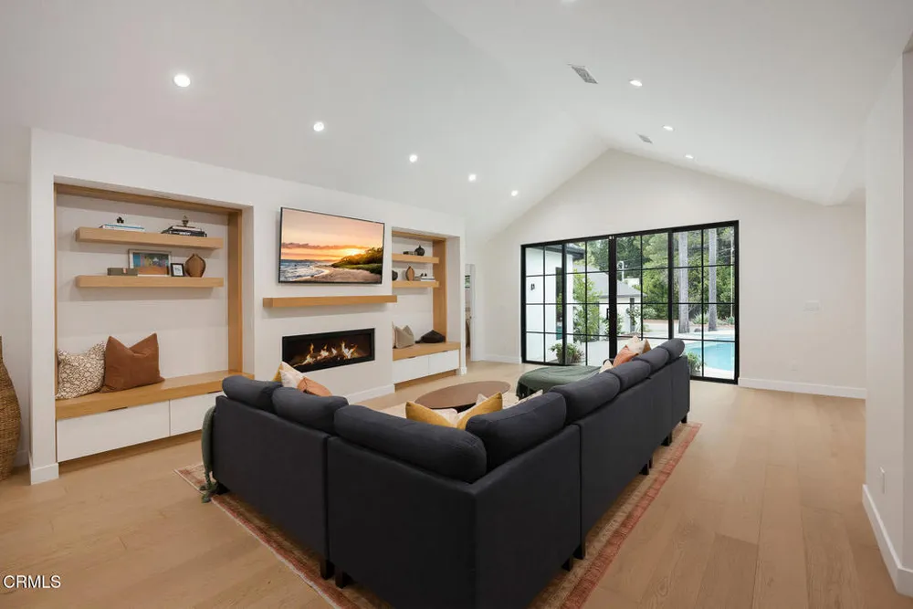 4735 Indianola Way, La Canada Flintridge, CA 91011