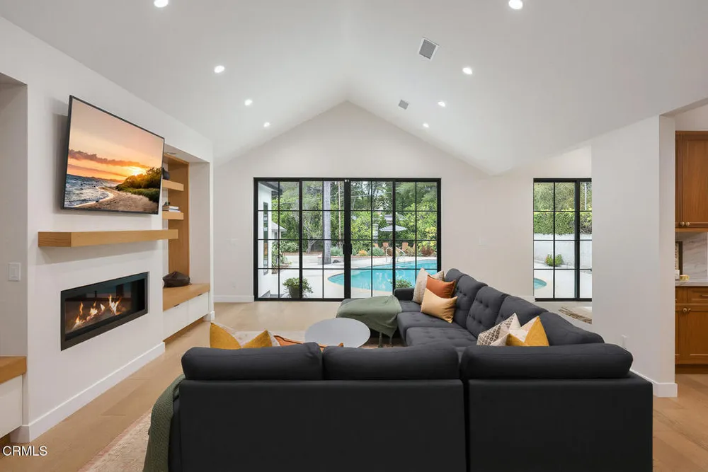 4735 Indianola Way, La Canada Flintridge, CA 91011