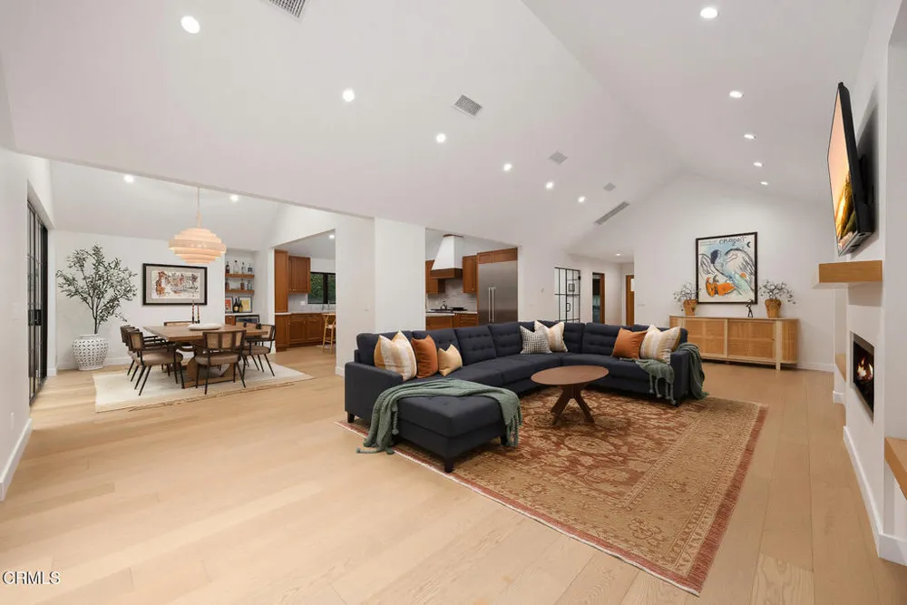 4735 Indianola Way, La Canada Flintridge, CA 91011