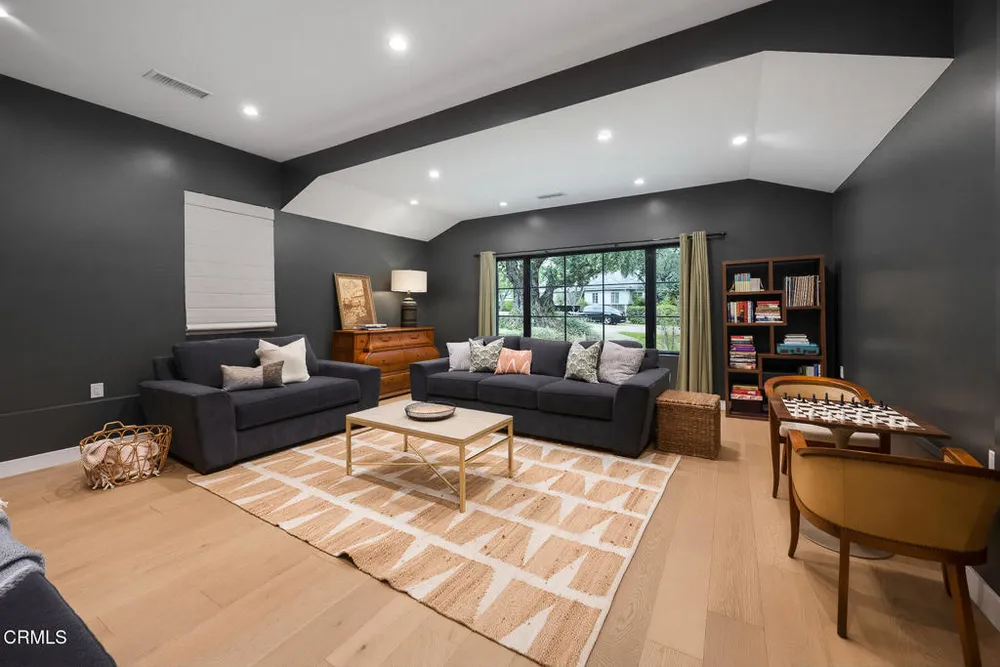 4735 Indianola Way, La Canada Flintridge, CA 91011