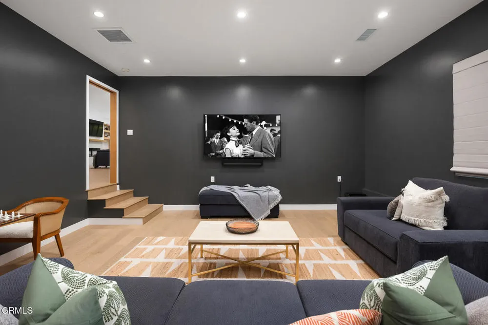 4735 Indianola Way, La Canada Flintridge, CA 91011