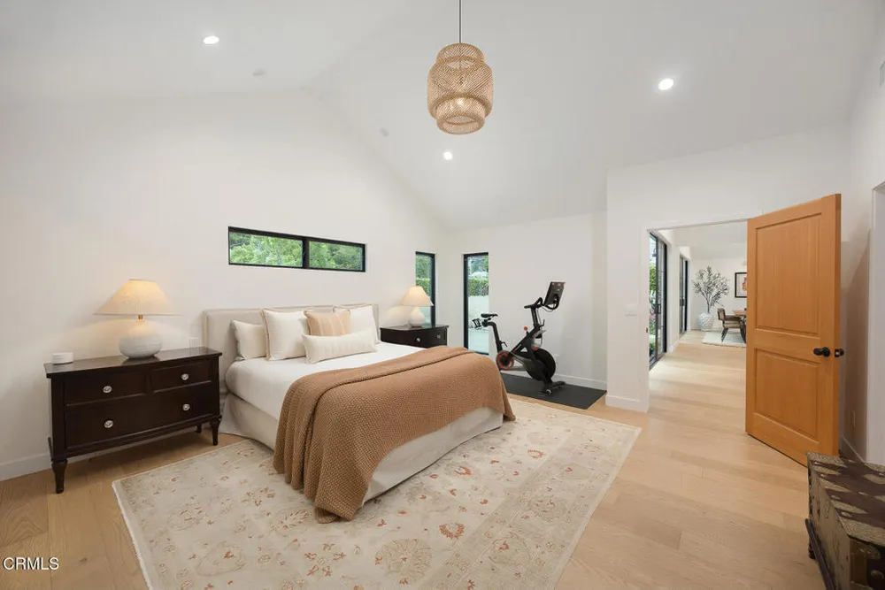 4735 Indianola Way, La Canada Flintridge, CA 91011