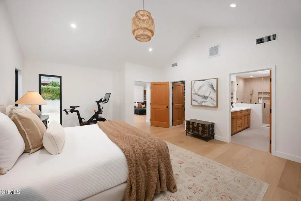 4735 Indianola Way, La Canada Flintridge, CA 91011