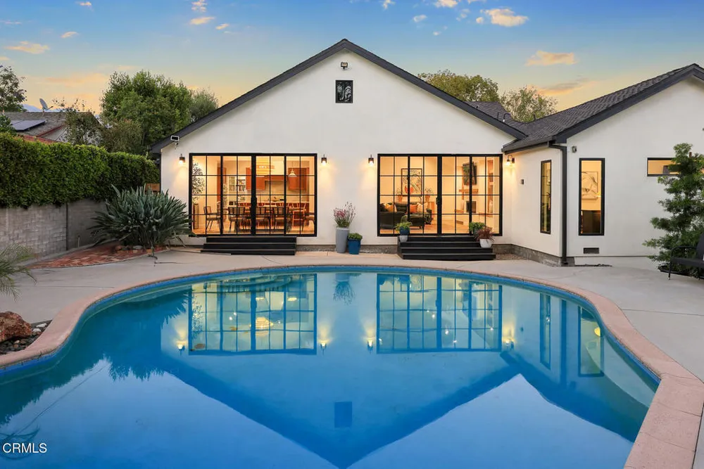 4735 Indianola Way, La Canada Flintridge, CA 91011