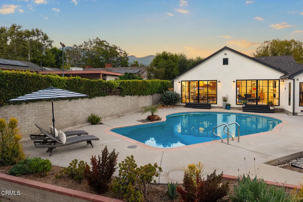 4735 Indianola Way, La Canada Flintridge, CA 91011