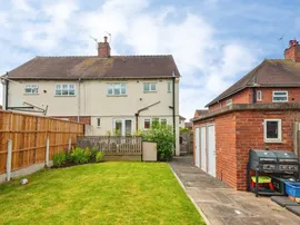Queens Drive, Helsby, Frodsham thumb 2