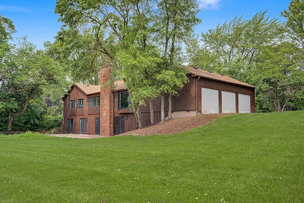 15 Turning Shore Dr, South Barrington, IL 60010