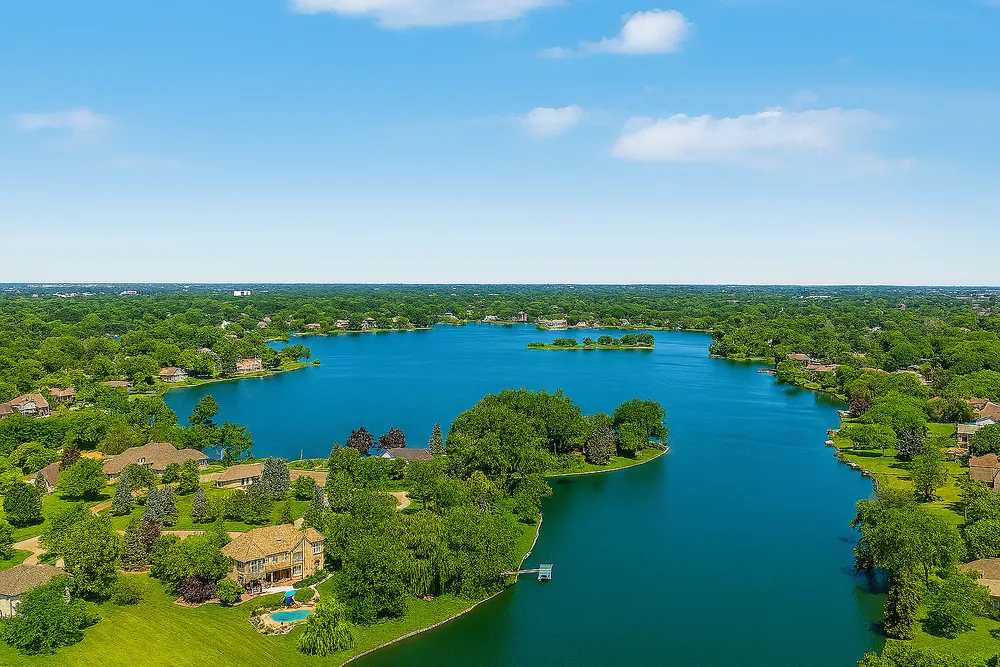15 Turning Shore Dr, South Barrington, IL 60010