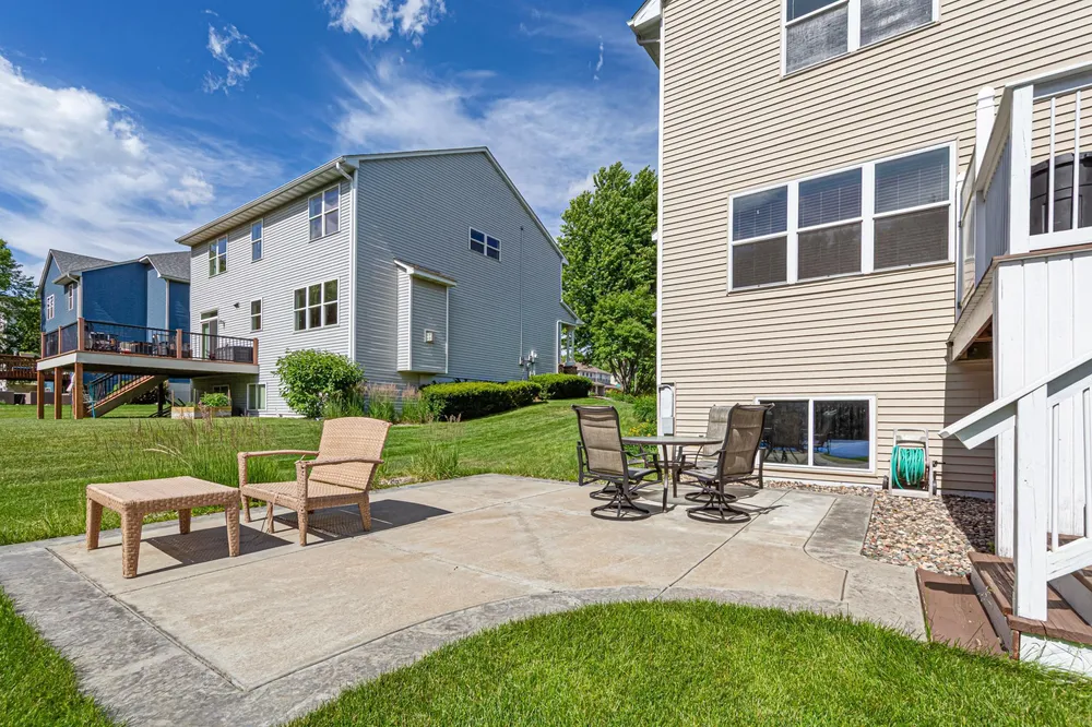 13837 Azalea Ave, Rosemount, MN 55068