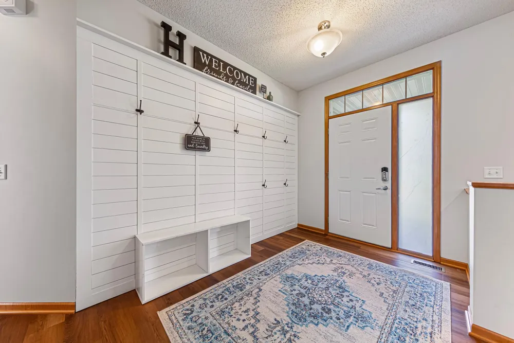 13837 Azalea Ave, Rosemount, MN 55068