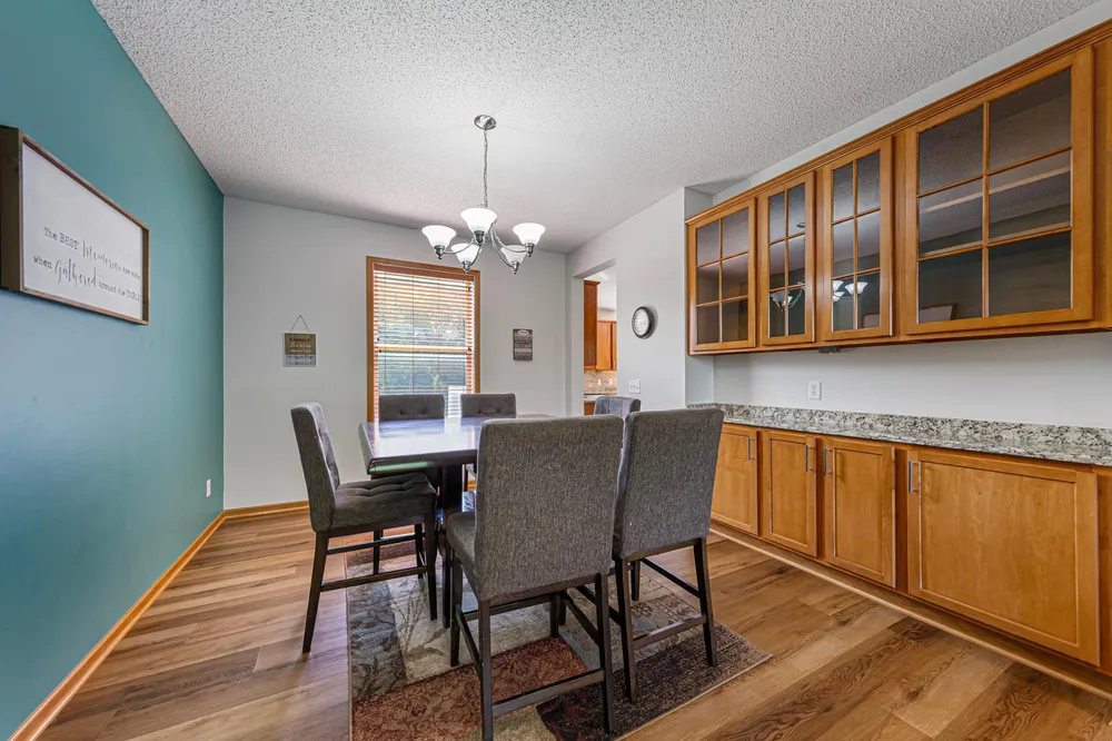 13837 Azalea Ave, Rosemount, MN 55068