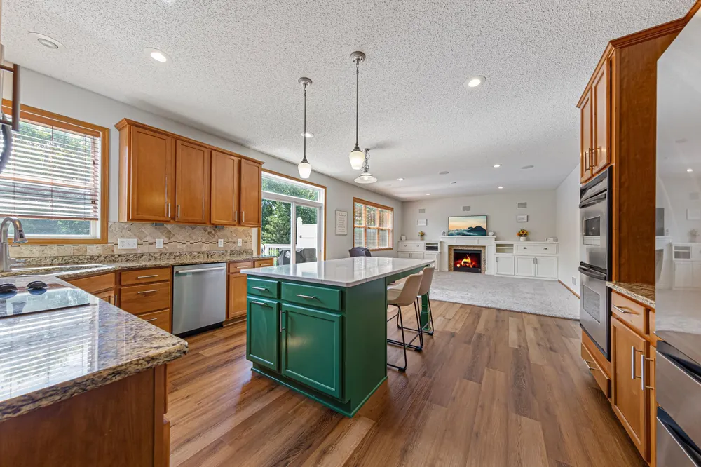 13837 Azalea Ave, Rosemount, MN 55068