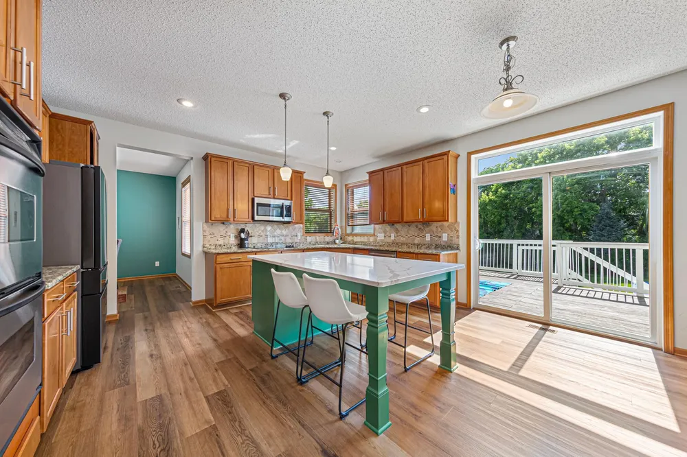 13837 Azalea Ave, Rosemount, MN 55068