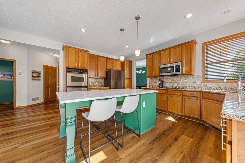13837 Azalea Ave, Rosemount, MN 55068