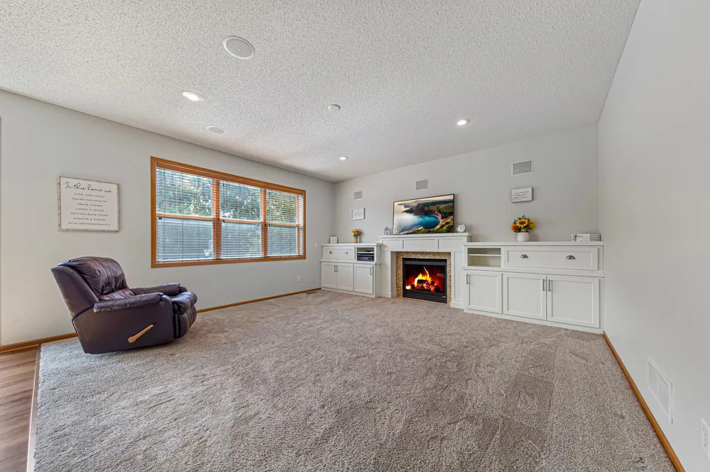 13837 Azalea Ave, Rosemount, MN 55068