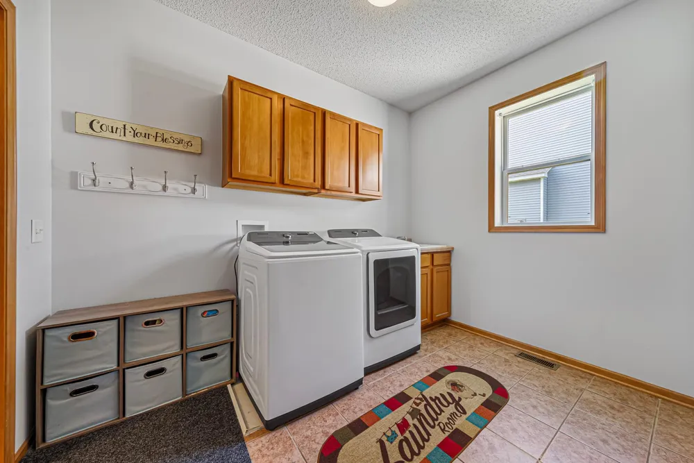 13837 Azalea Ave, Rosemount, MN 55068