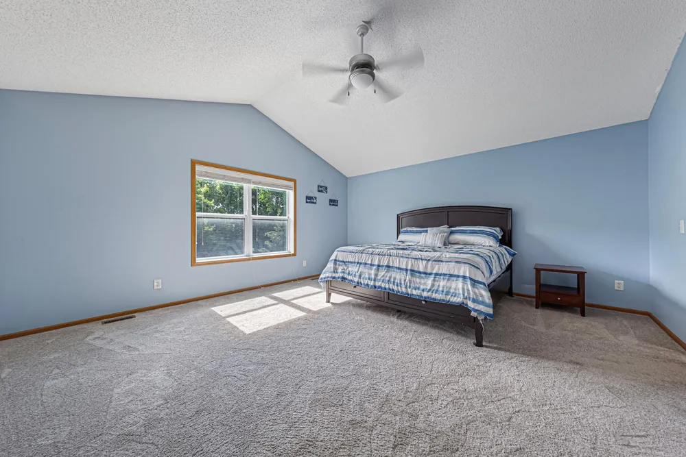 13837 Azalea Ave, Rosemount, MN 55068