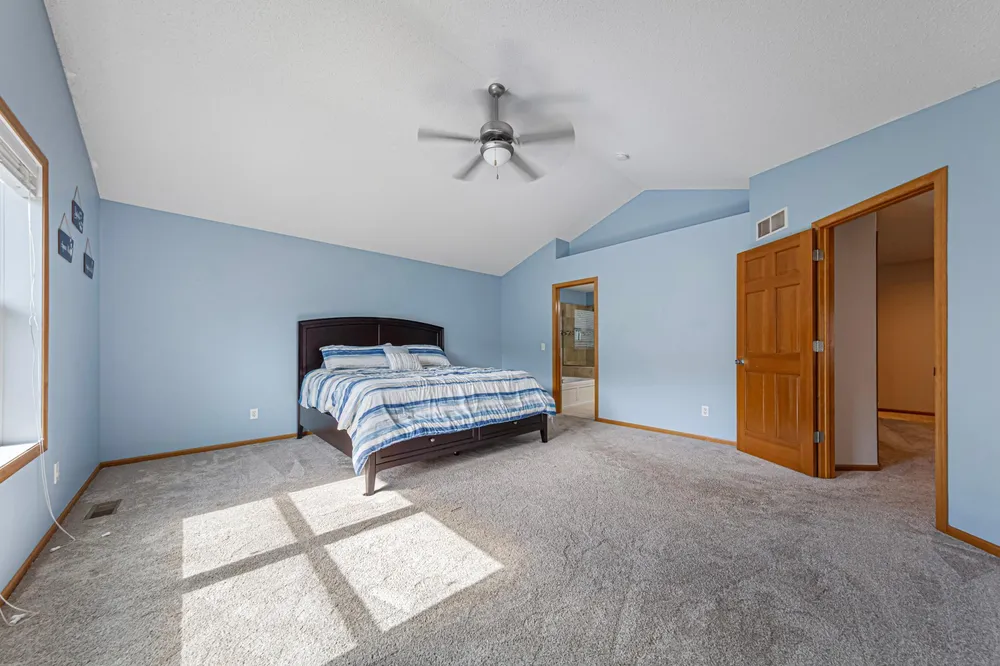 13837 Azalea Ave, Rosemount, MN 55068