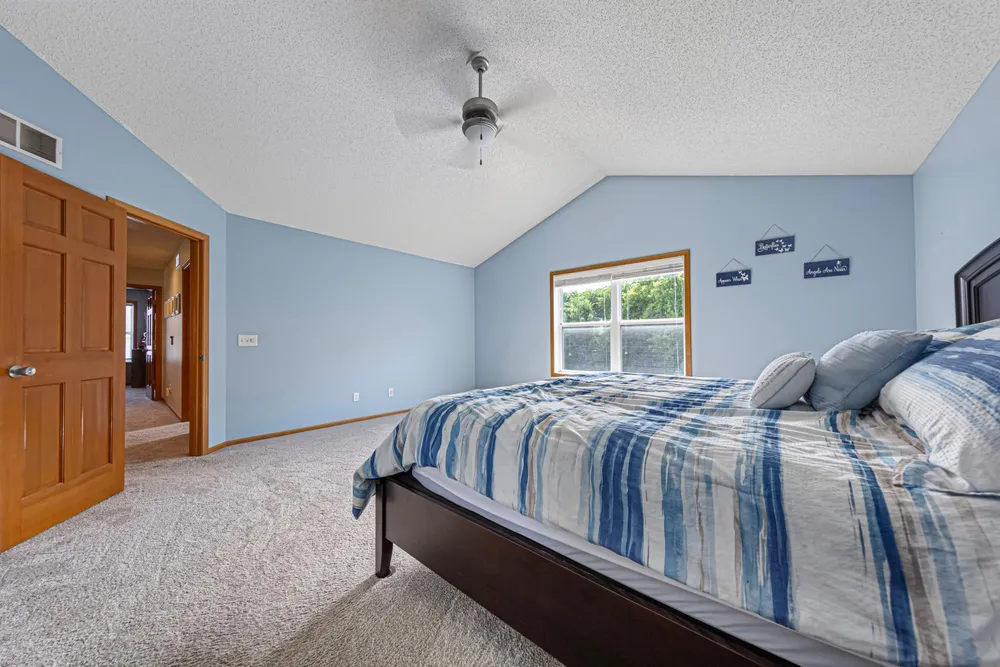 13837 Azalea Ave, Rosemount, MN 55068
