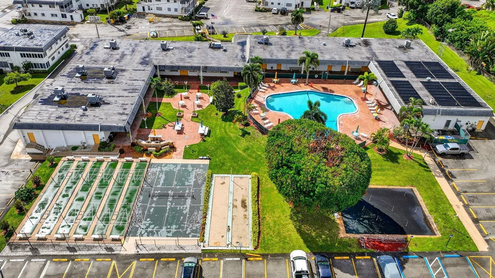 3240 Lake Osborne Dr, Lake Worth Beach, FL 33461