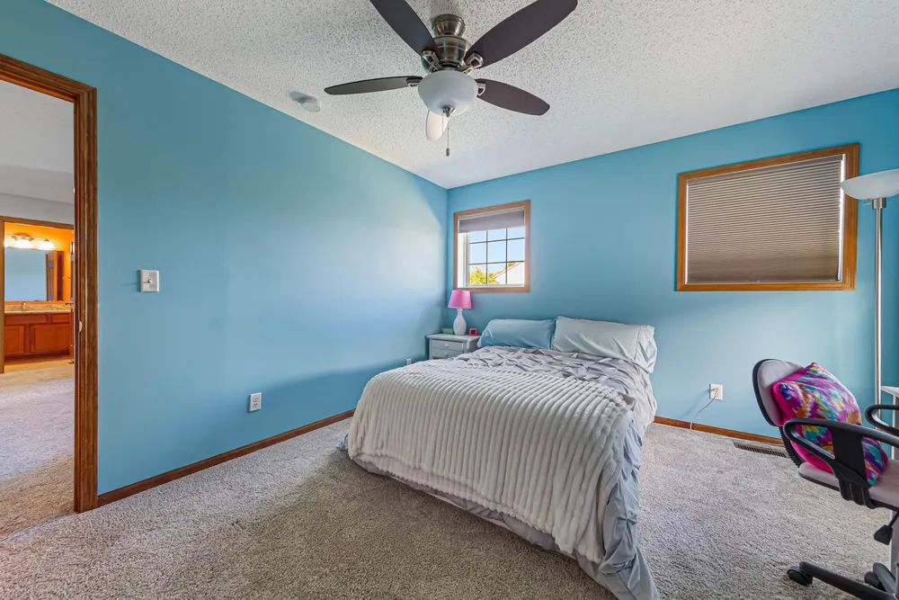 13837 Azalea Ave, Rosemount, MN 55068