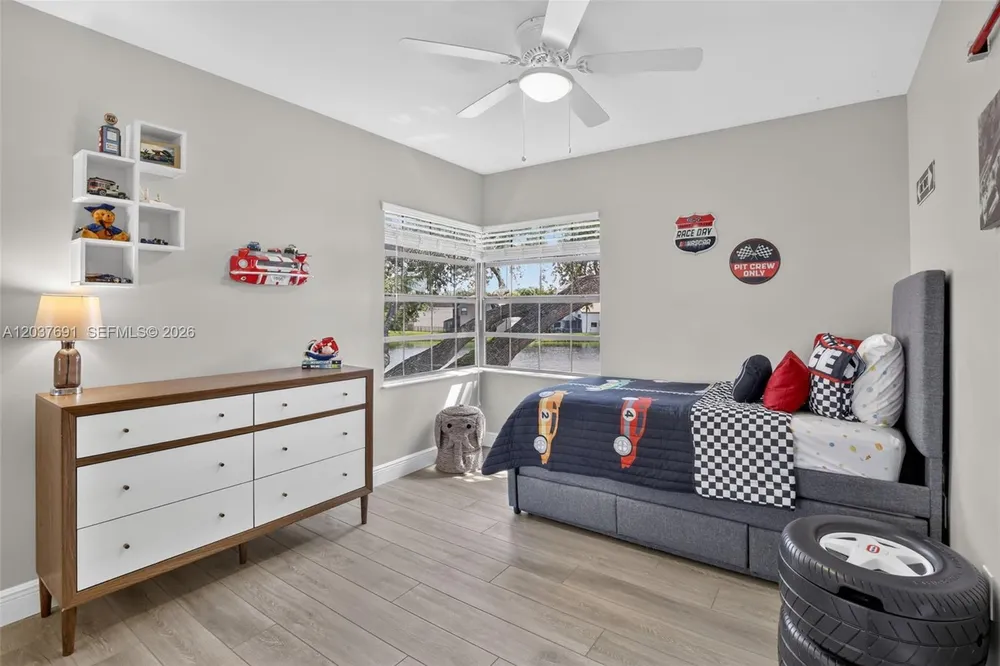 10661 NW 14th St, Plantation, FL 33322