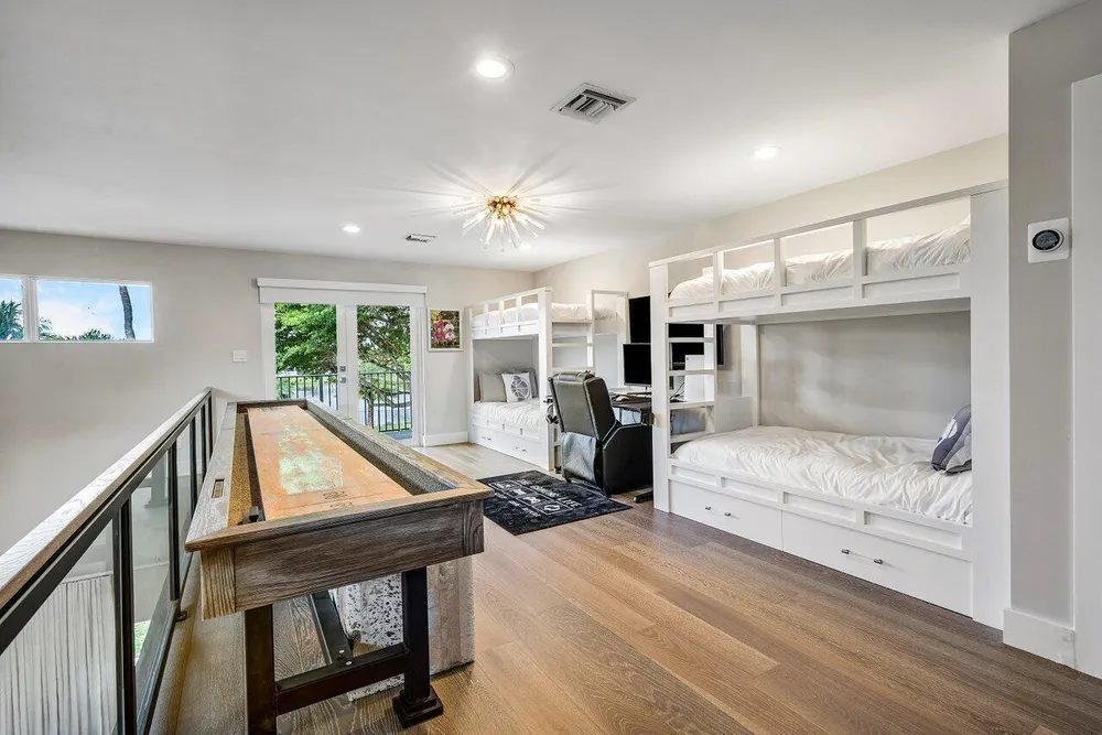 8331 Sawpine Rd, Delray Beach, FL 33446