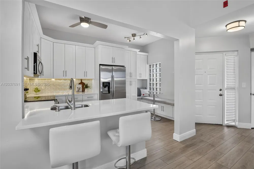 10661 NW 14th St, Plantation, FL 33322