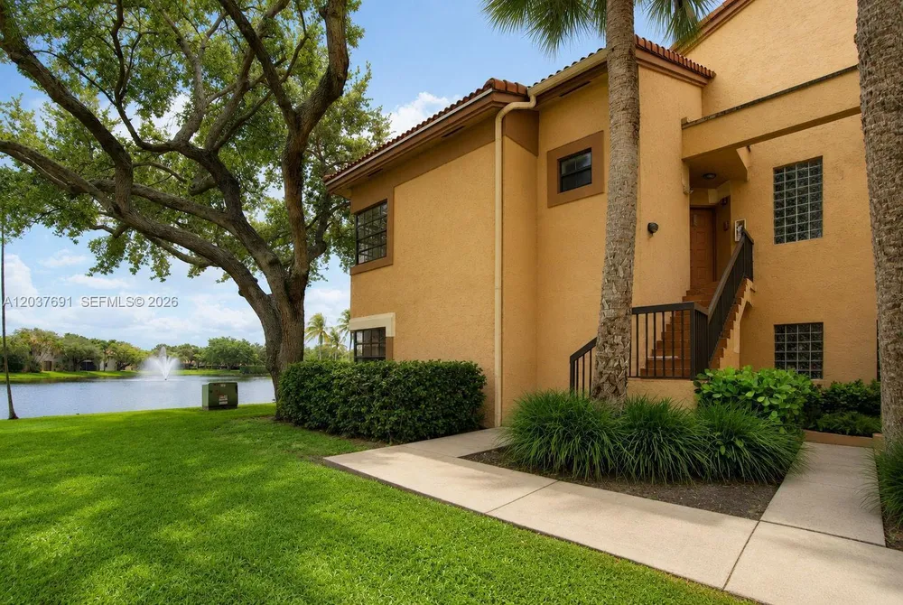 10661 NW 14th St, Plantation, FL 33322