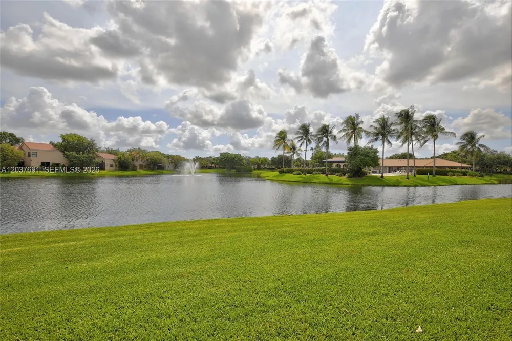 10661 NW 14th St, Plantation, FL 33322