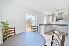 Timms Close Horsham RH12 photo 3
