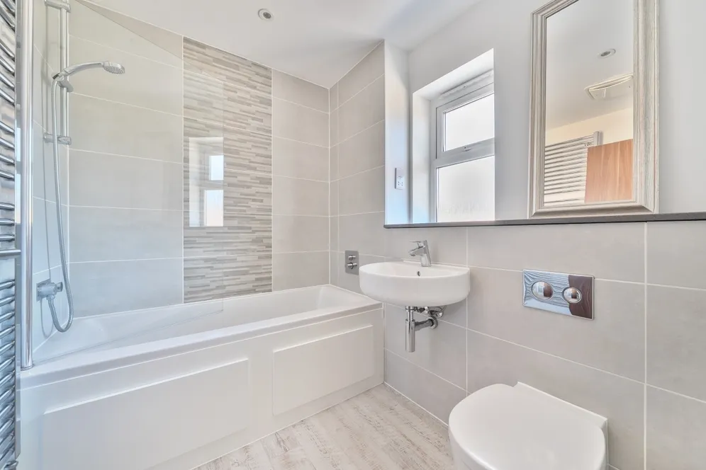 Timms Close Horsham RH12 photo 5