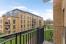 Pinewood Gardens Teddington TW11 photo 8
