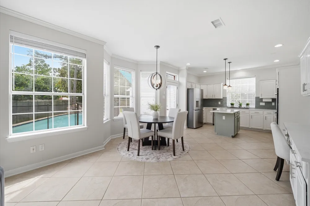 74 W Summer Storm Circle, The Woodlands, TX 77381
