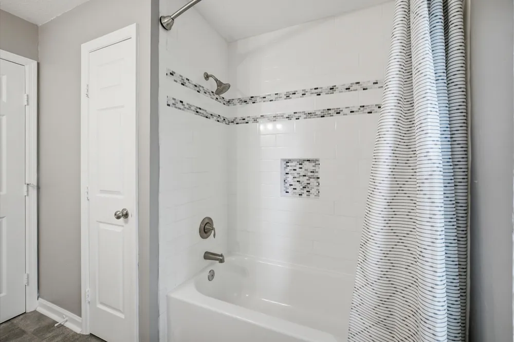 74 W Summer Storm Circle, The Woodlands, TX 77381