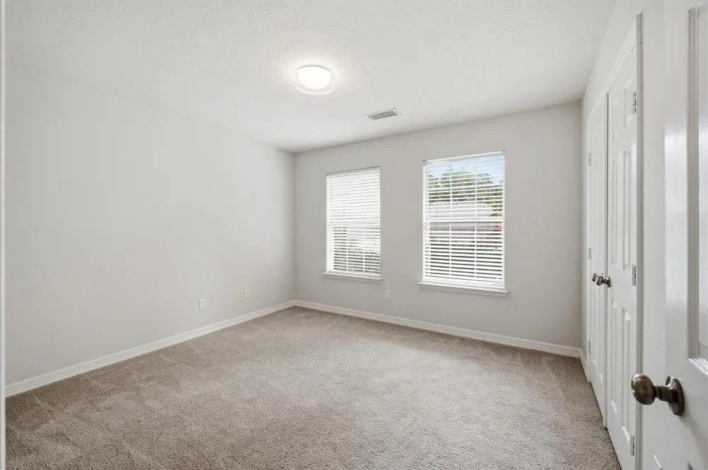 74 W Summer Storm Circle, The Woodlands, TX 77381