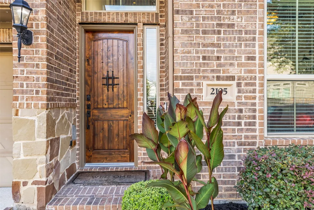 2105 Westbourne Park Dr, Houston, TX 77077
