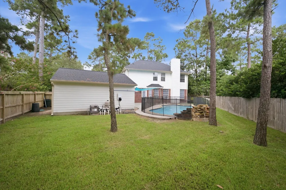 74 W Summer Storm Circle, The Woodlands, TX 77381