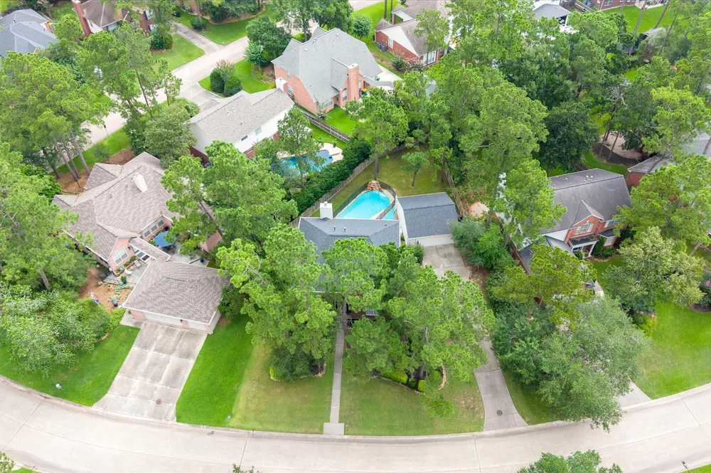 74 W Summer Storm Circle, The Woodlands, TX 77381