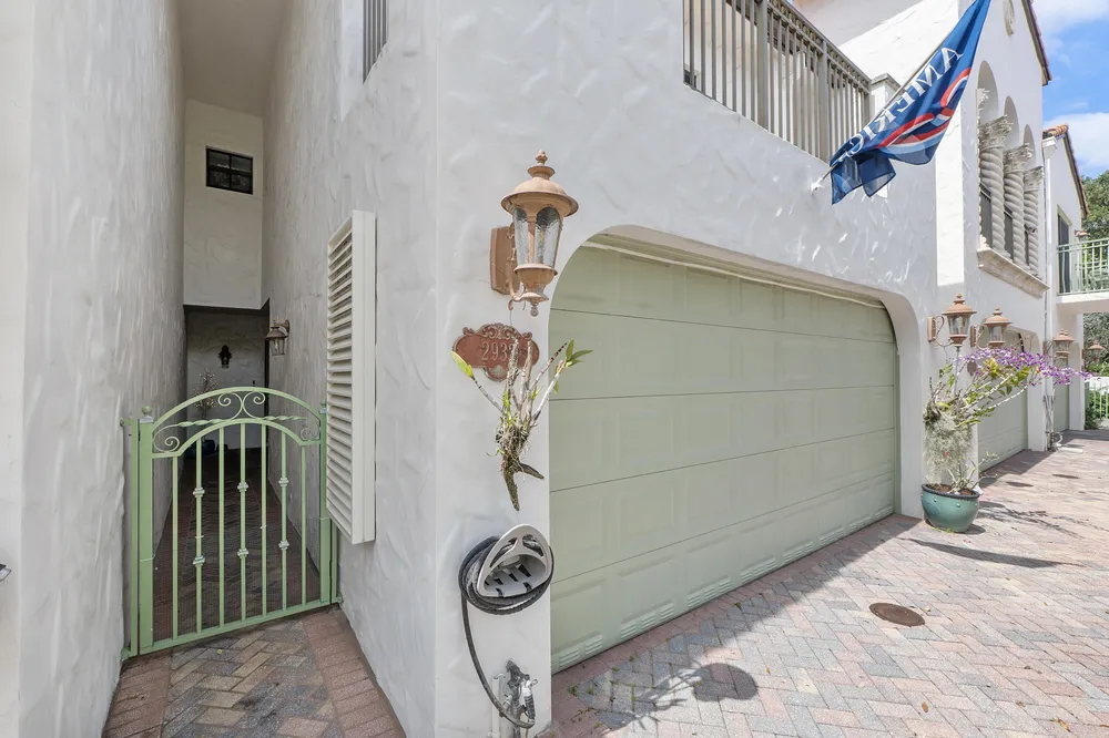 2932 Hidden Harbour Ct, Dania Beach, FL 33312